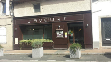 Bistrot Saveurs outside