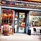 L'Irish Corner outside
